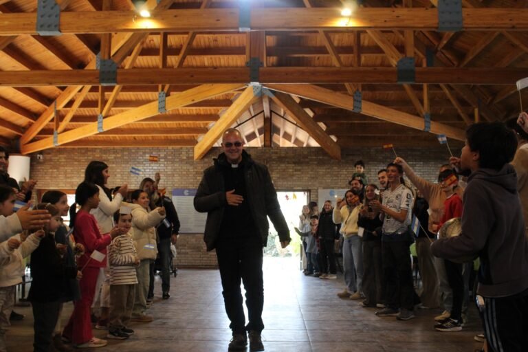 La comunidad de Fasta Mendoza despidió al Padre David