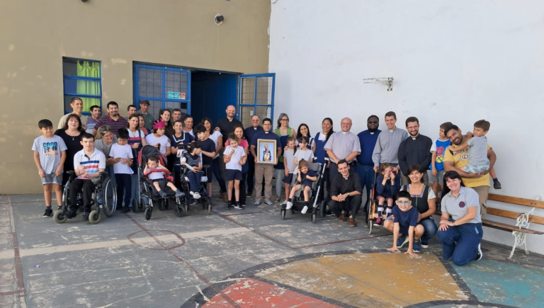 Sacerdotes de la Región Centro: una jornada de encuentro con las obras de Rosario y la región