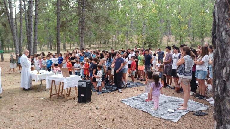 «Terra Promesa» llegó a su fin: fogón tradicional, fe y paella comunitaria