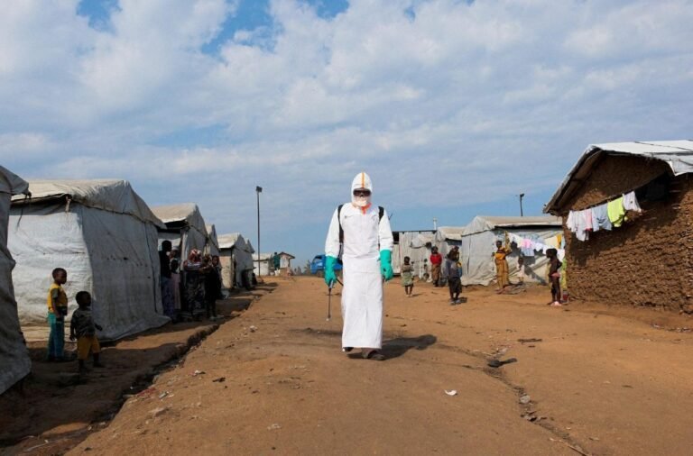 RDC, el brote de ébola empeora: 1.405 víctimas de más de 3.000 casos