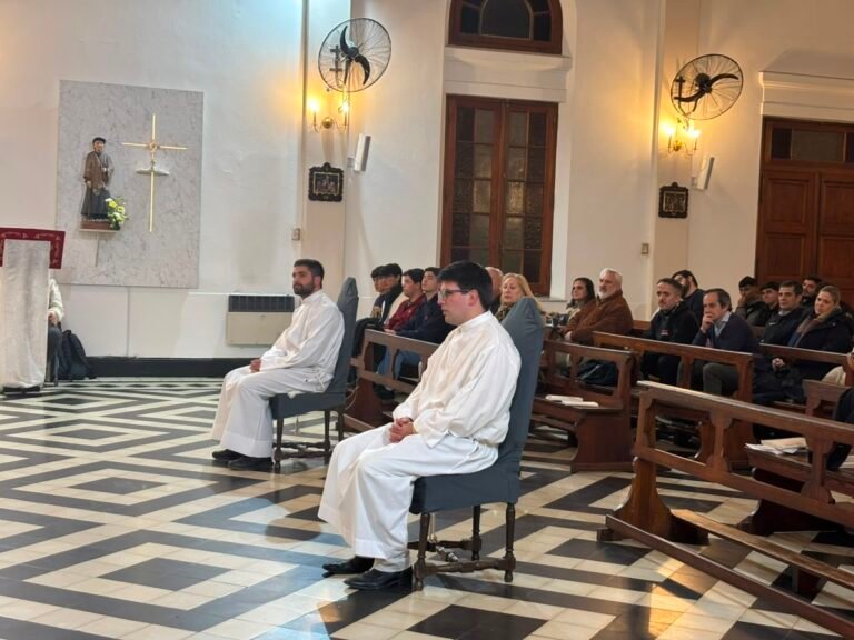 Los seminaristas Matías Conti y Francisco Volpe recibieron nuevos ministerios en el día de Santo Domingo
