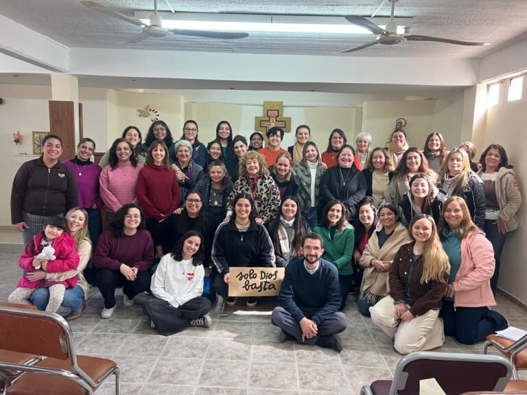 San Juan: Retiro Espiritual de mujeres, «Solo Dios basta»