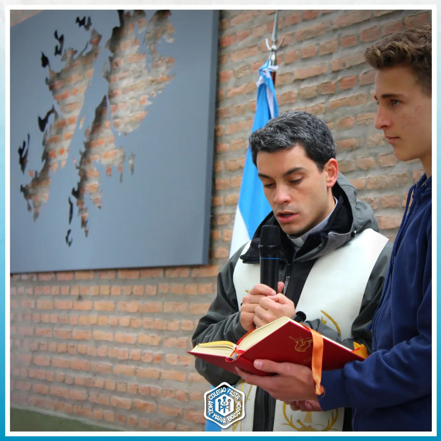 Tucumán: El Colegio inauguró monumento a los héroes de Malvinas