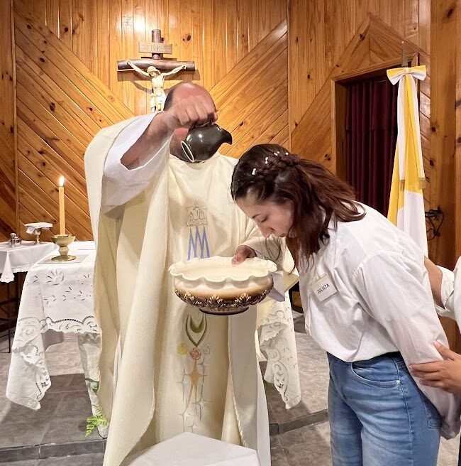 Alegría en la Iglesia: Bautismos, confirmaciones y comuniones en el Ruca de Lourdes