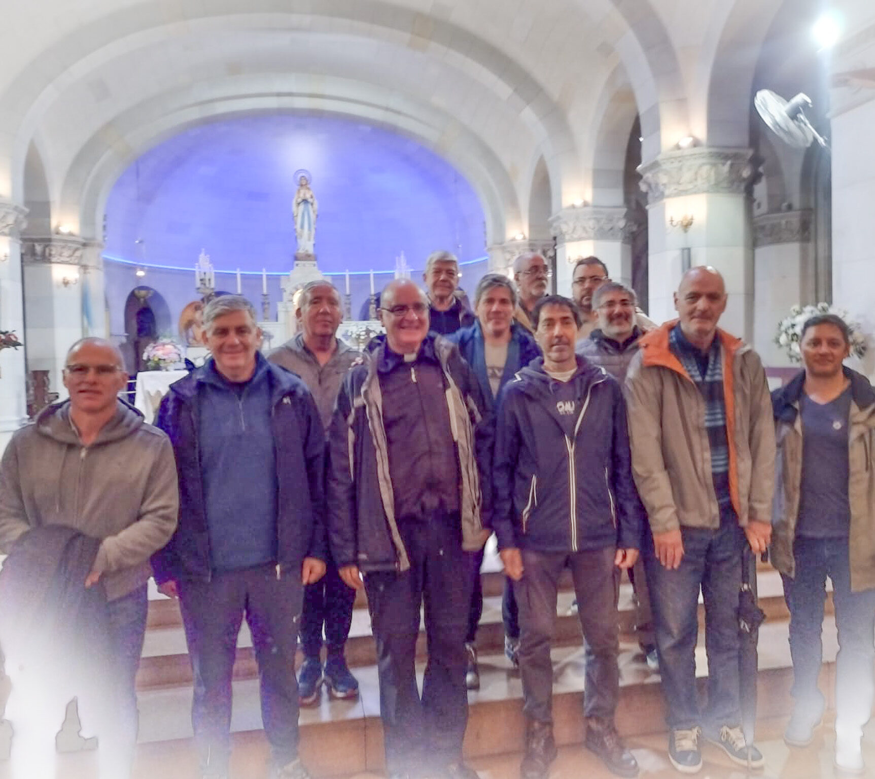 Buenos Aires: comunidad apostólica peregrina hasta santuario de la Virgen de Lourdes en Santos Lugares