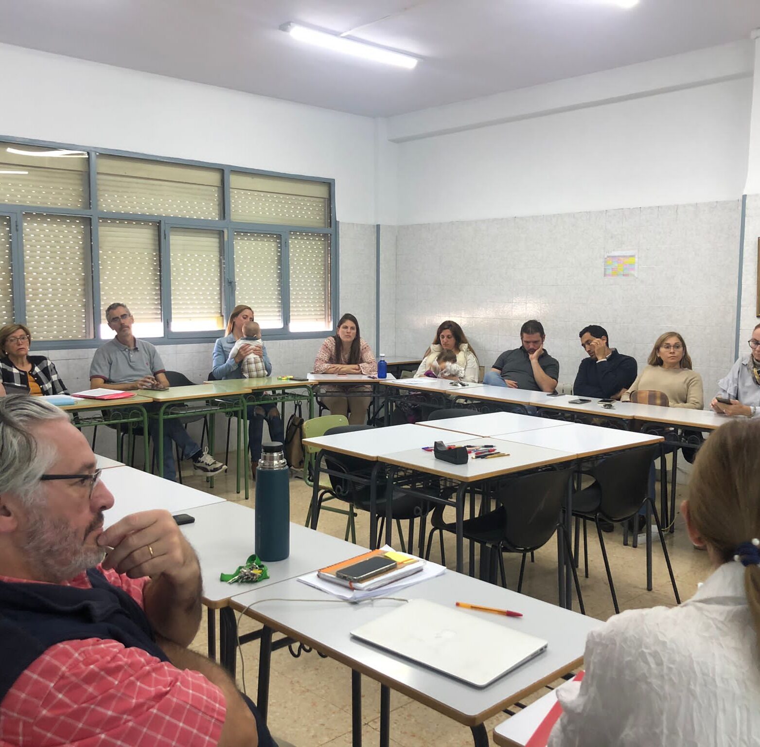 Valencia: reunión de oficializados, inicio de catequesis y entrega de Missio