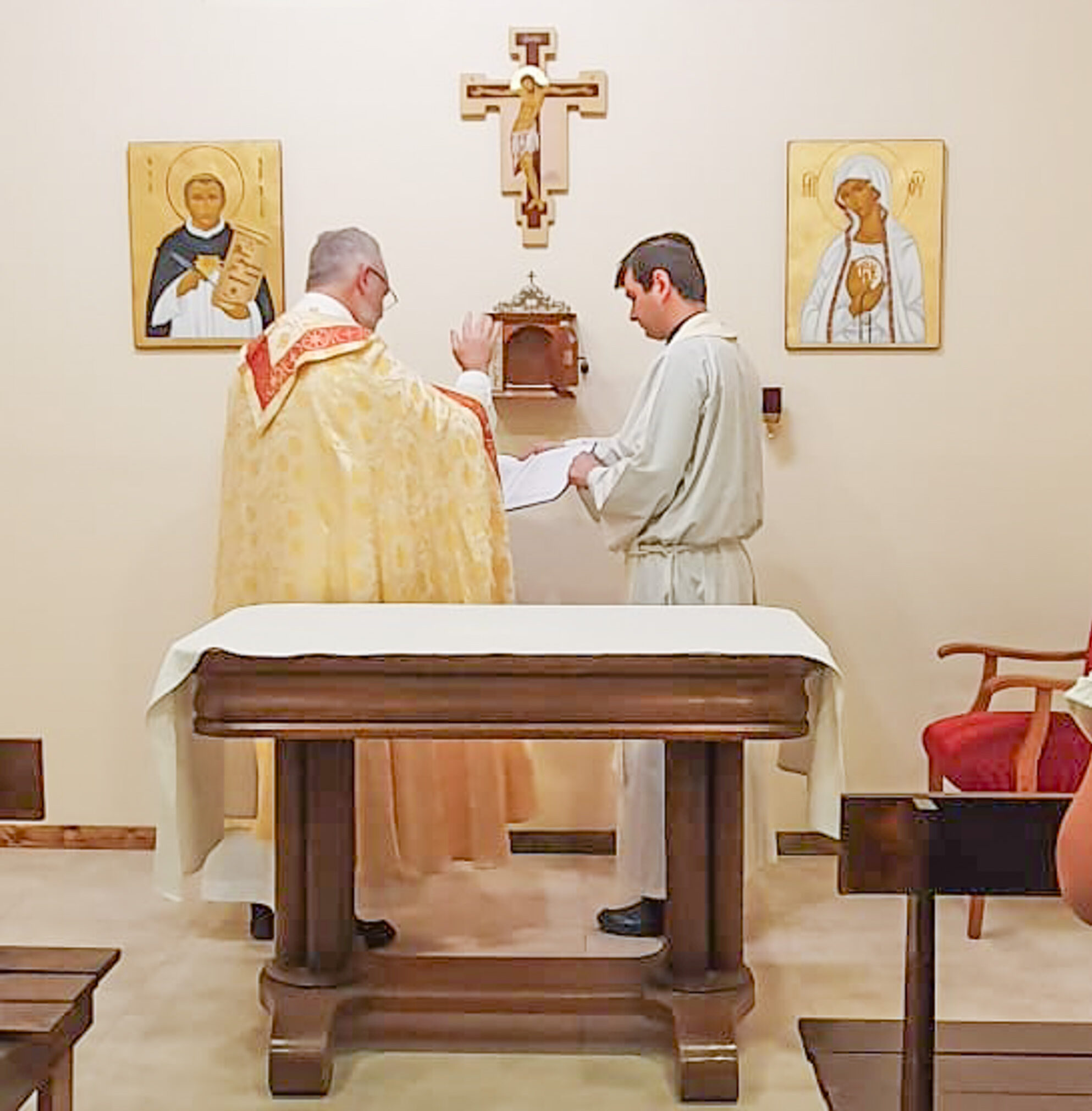 Fraternidad Sacerdotal: bendicen el oratorio Santo Tomás de Aquino