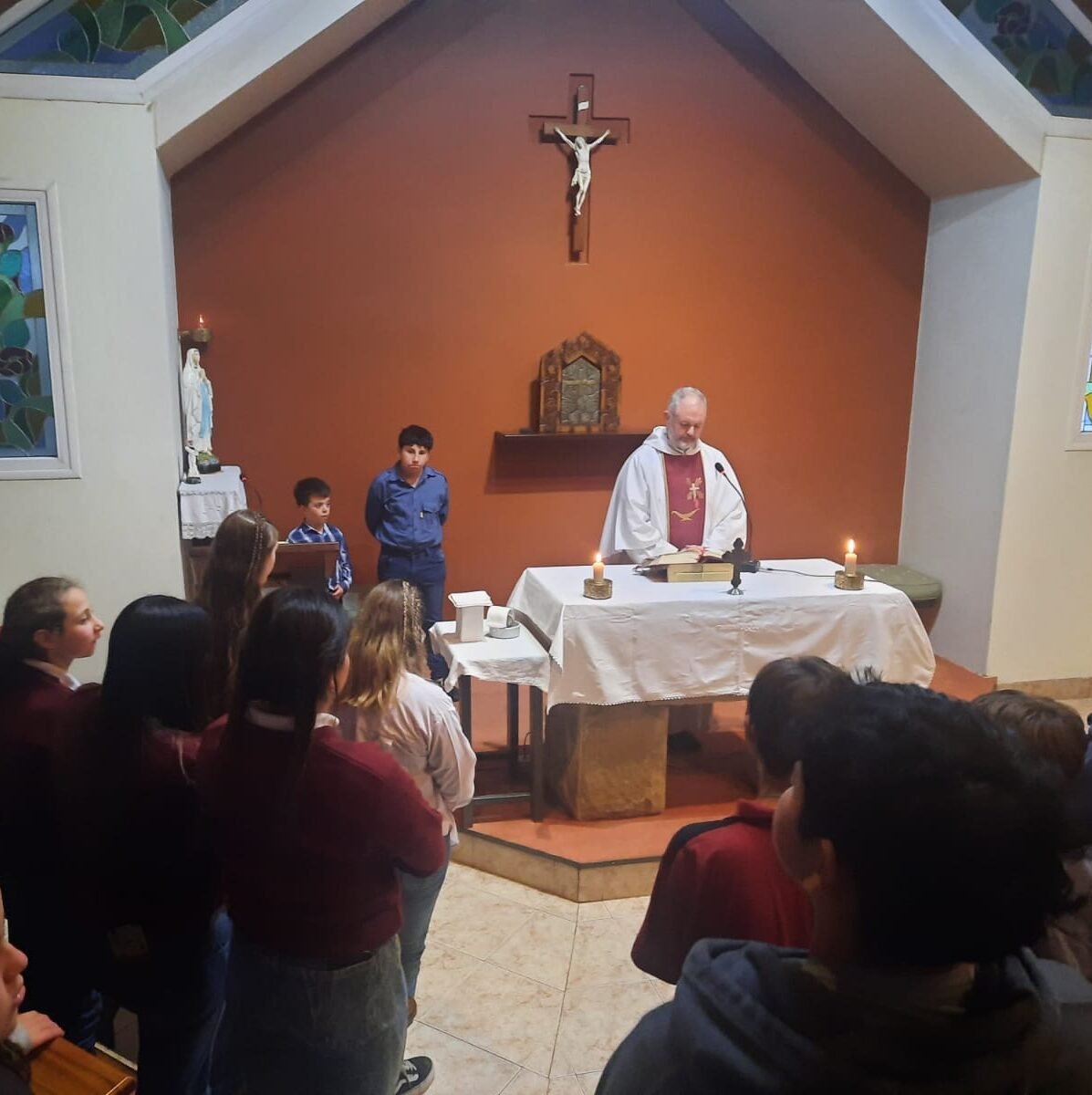 El Padre Andrés Quiroga visita la jurisdicción Bariloche: Un fin de semana lleno de actividades y alegría