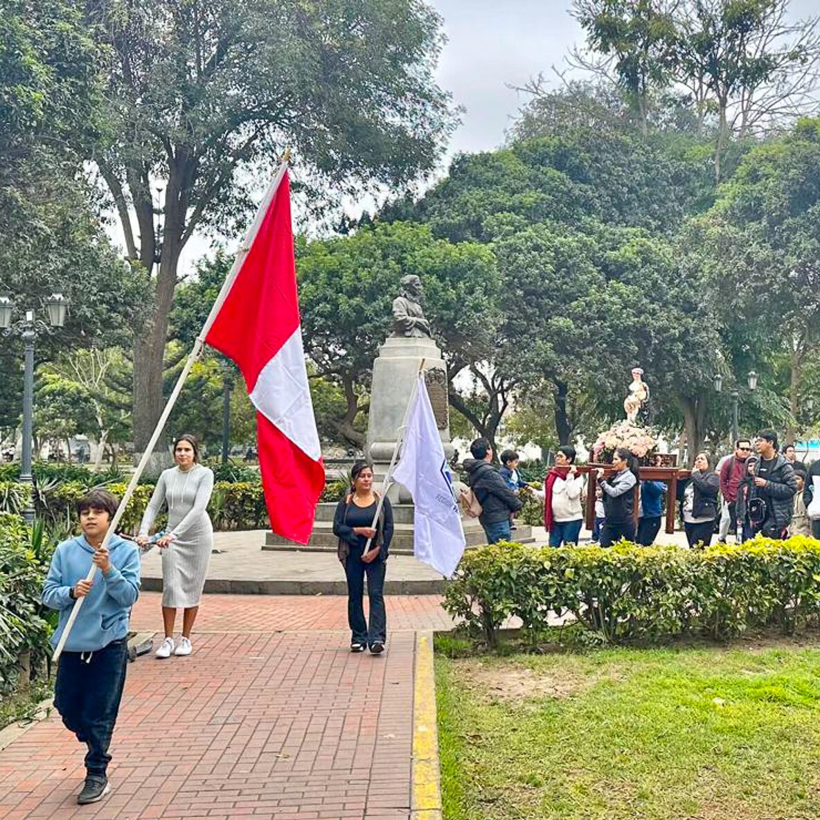 30 de agosto, Santa Rosa: «Por las calles de Lima, por las sendas de los Santos»