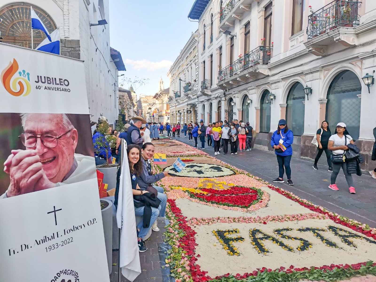 Quito: Destacada alfombra de flores de la comunidad para el cierre del Congreso Eucarístico Internacional