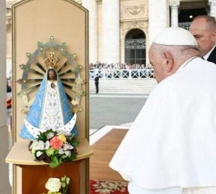 El Papa rezó por la Argentina ante la imagen de la Virgen de Luján, video